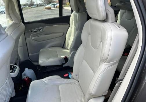 Platinum Gray Metallic 2023 Volvo XC90 B6 Ultimate 6-Seater