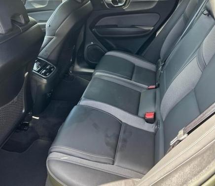 Onyx Black Metallic 2023 Volvo XC60 B5 Ultimate Dark Theme