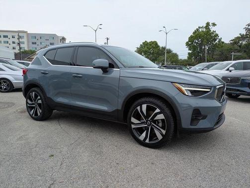 Thunder Gray Metallic 2023 Volvo XC40 B5 Plus Bright Theme