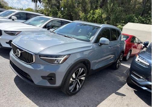 2023 Volvo XC40 B5 Plus Bright Theme