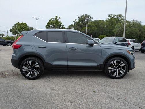 Thunder Gray Metallic 2023 Volvo XC40 B5 Plus Bright Theme