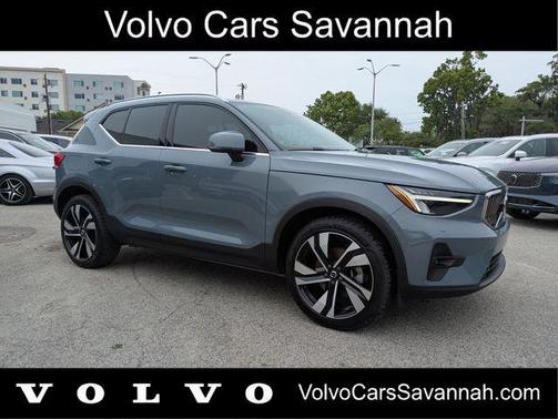 Thunder Gray Metallic 2023 Volvo XC40 B5 Plus Bright Theme