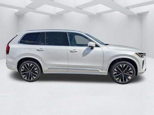 Crystal White Pearl 2026 Volvo XC90 B6 Ultra 7-Seater