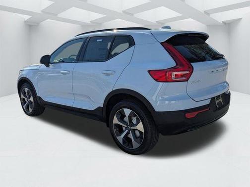 Cloud 9 White 2026 Volvo XC40 B5 Plus