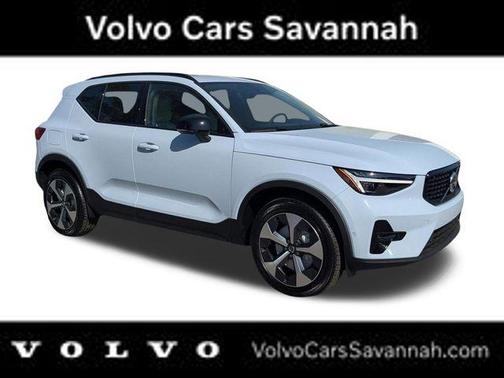 Cloud 9 White 2026 Volvo XC40 B5 Plus