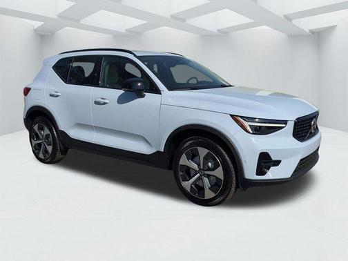 Cloud 9 White 2026 Volvo XC40 B5 Plus