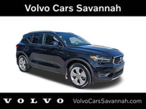 2022 Volvo XC40 T5 Momentum