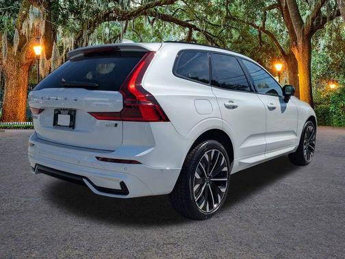 2026 Volvo XC60 B5 Ultra