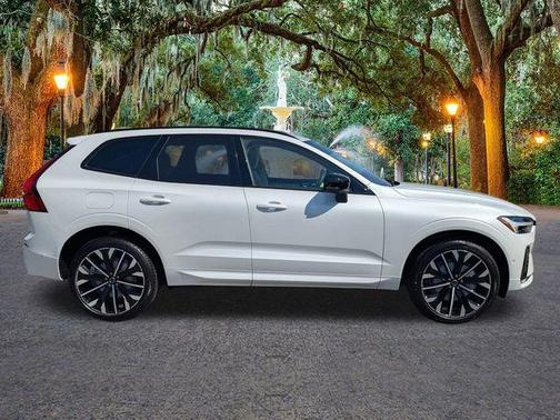 2026 Volvo XC60 B5 Ultra