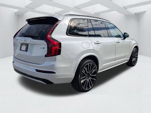 Crystal White Pearl 2026 Volvo XC90 B6 Ultra Dark Theme 7-Seater