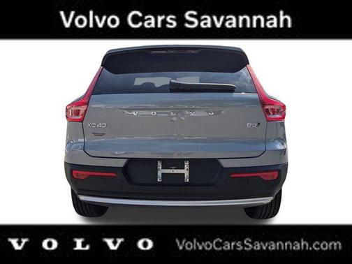 2025 Volvo XC40 B5 Plus Bright Theme