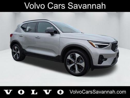 Silver 2025 Volvo XC40 B5 Plus Dark Theme