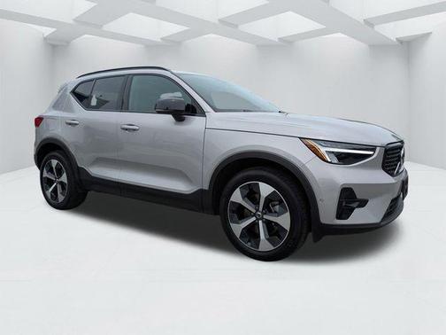Silver 2025 Volvo XC40 B5 Plus Dark Theme