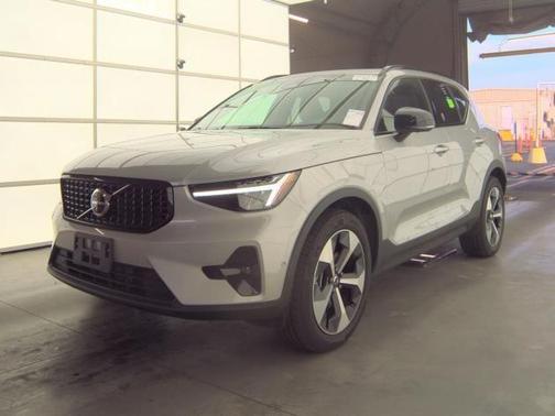 Silver 2025 Volvo XC40 B5 Plus Dark Theme