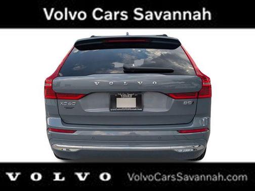 2023 Volvo XC60 B5 Ultimate Bright Theme