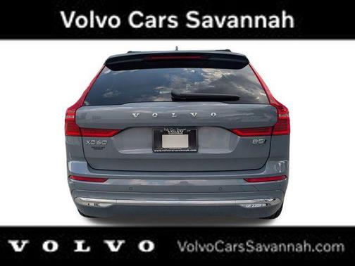 2023 Volvo XC60 B5 Ultimate Bright Theme