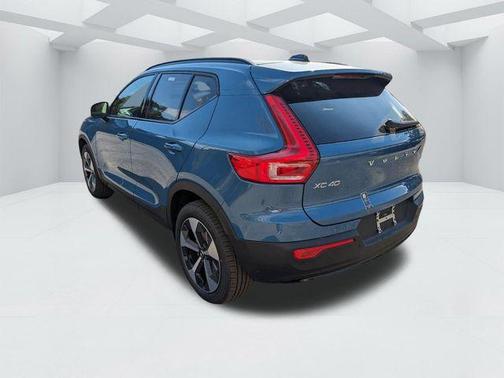 Blue Metallic 2025 Volvo XC40 B5 Plus Dark Theme