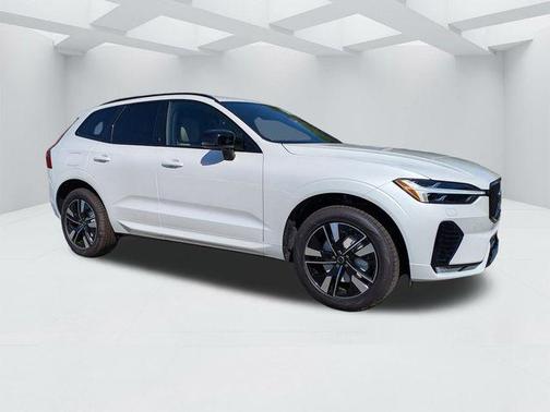 Crystal White 2026 Volvo XC60 B5 Core