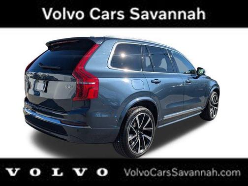 2023 Volvo XC90 B5 Plus