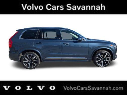 2023 Volvo XC90 B5 Plus