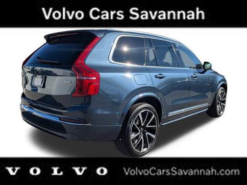 2023 Volvo XC90 B5 Plus