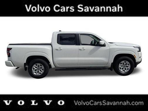 Glacier White 2024 Nissan Frontier SV