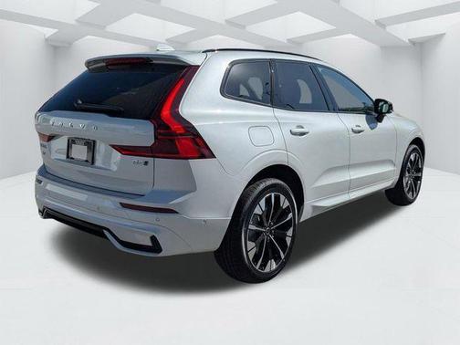 Crystal White 2026 Volvo XC60 B5 Plus