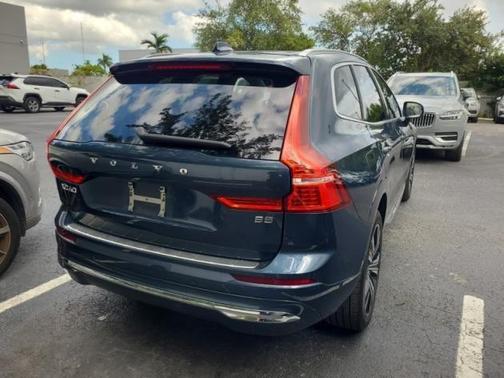 2023 Volvo XC60 B5 Plus Bright Theme