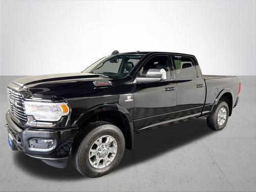 2022 RAM 3500 Laramie Crew Cab 4x4 64' Box