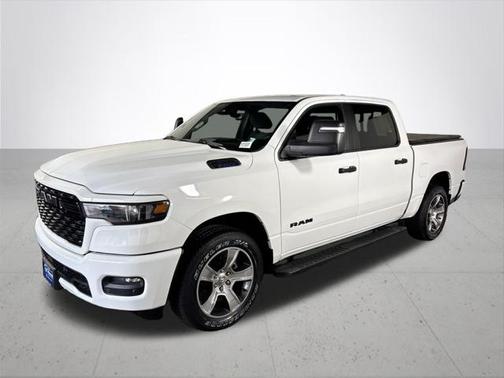 2025 RAM 1500 Tradesman Crew Cab 4x4 57' Box