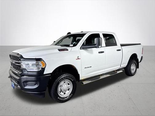 2022 RAM 2500 Tradesman Crew Cab 4x4 64' Box
