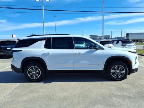2024 Chevrolet Traverse LT