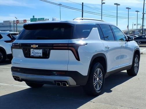 2024 Chevrolet Traverse LT