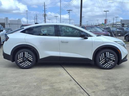 Everest White P 2026 Nissan Leaf SV+