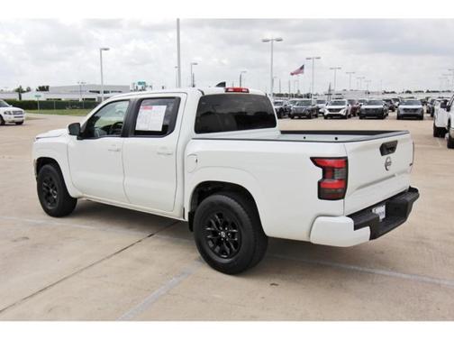 2024 Nissan Frontier SV