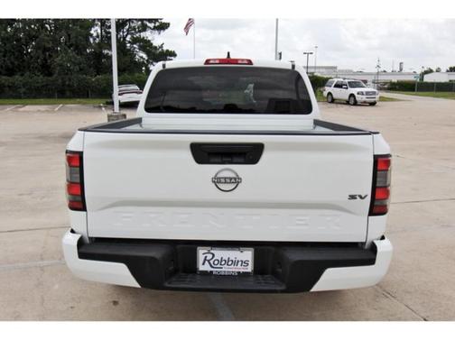 2024 Nissan Frontier SV