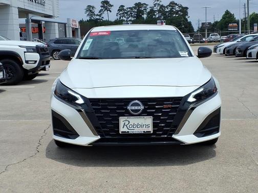 White 2025 Nissan Altima SR