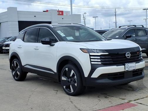 2t Wht Blk Roof 2026 Nissan Kicks SR
