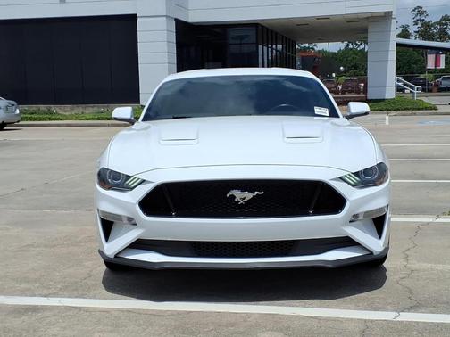 Oxford White 2020 Ford Mustang GT Premium