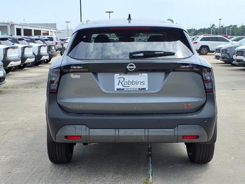 Gun Metallic 2026 Nissan Kicks SR