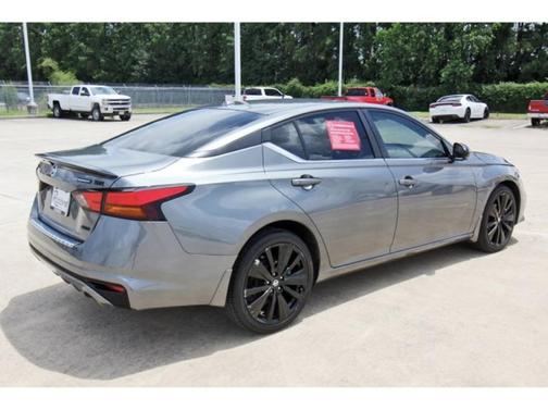 2022 Nissan Altima 2.5 SR