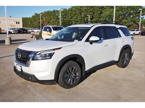 2025 Nissan Pathfinder SV