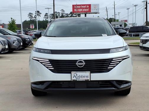 White / Black 2026 Nissan Murano Platinum