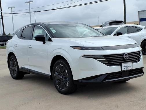 White / Black 2026 Nissan Murano Platinum