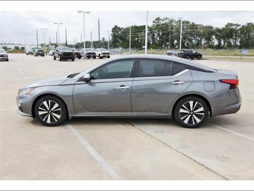 2022 Nissan Altima 2.5 SL