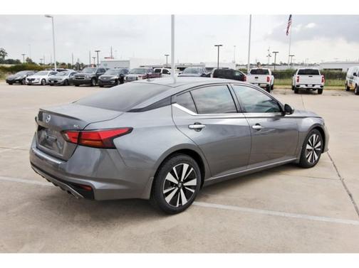 2022 Nissan Altima 2.5 SL