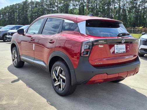 Scarlet Ember T 2026 Nissan Kicks SV