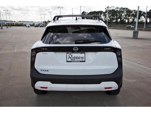 2026 Nissan Kicks SV