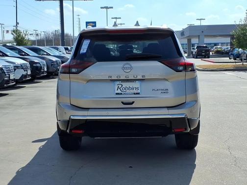 Champagne Silve 2026 Nissan Rogue Platinum