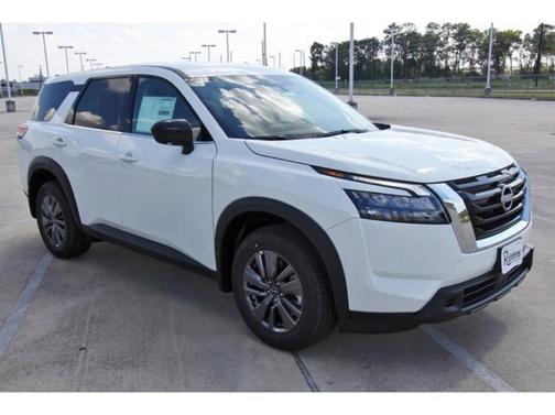 2025 Nissan Pathfinder S